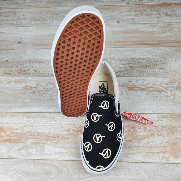 Vans Classic Slip On Circle V Black/Marshmallow - Picture 6 of 7